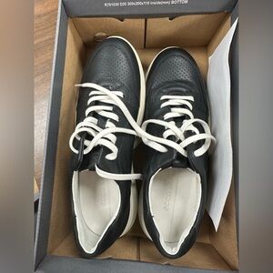 Ecco Soft 7 Runner NIB Size 39